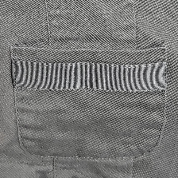 Urban life large cropped vest Victorian style cameo button darted cotton olive - Picture 3 of 6